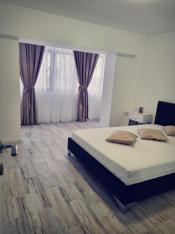 Luxurious Apartment With 3 Rooms And 2 Bathrooms In Corabia 외부 사진