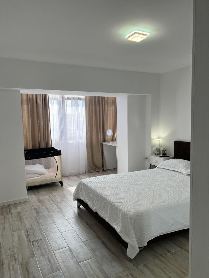 Luxurious Apartment With 3 Rooms And 2 Bathrooms In Corabia 외부 사진