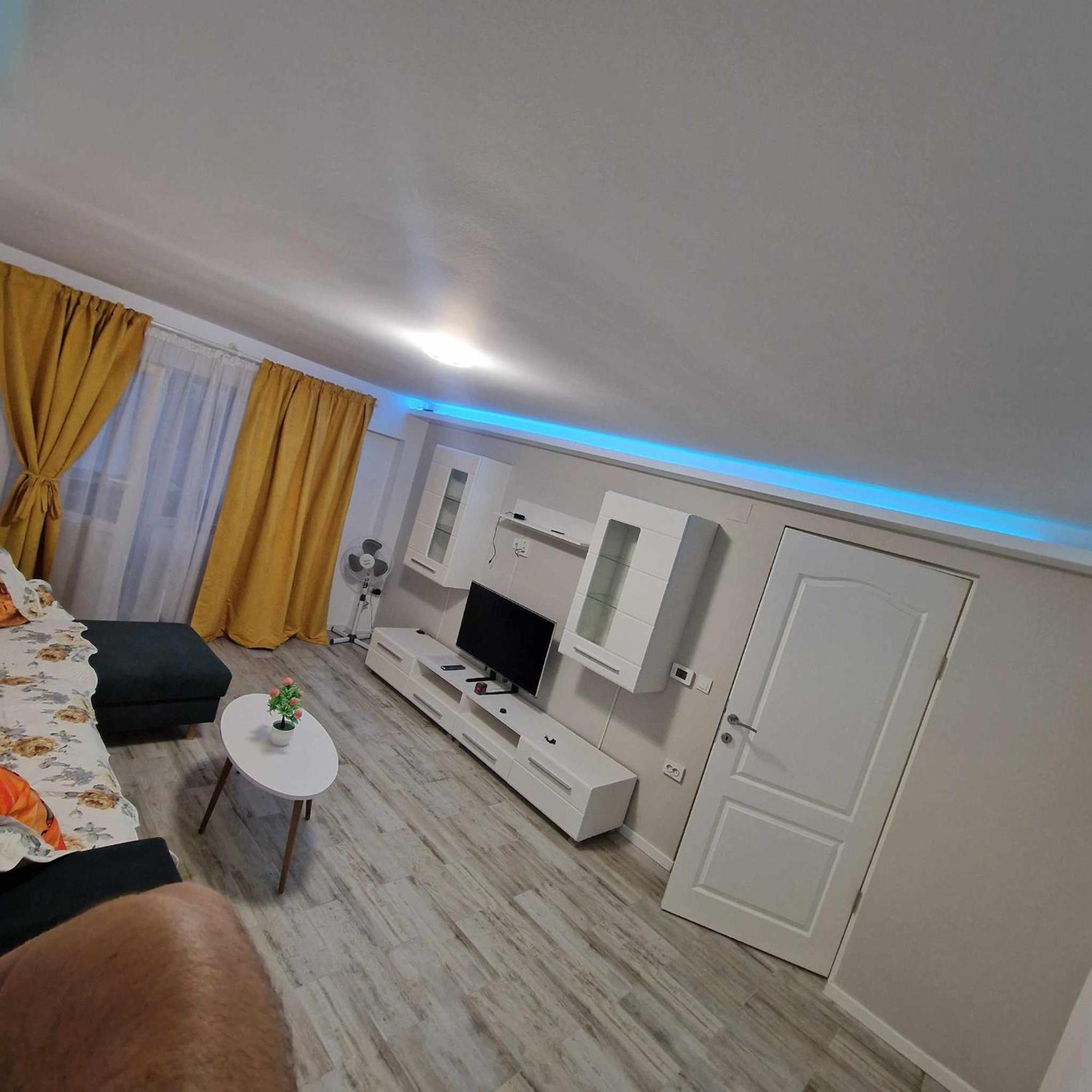 Luxurious Apartment With 3 Rooms And 2 Bathrooms In Corabia 외부 사진
