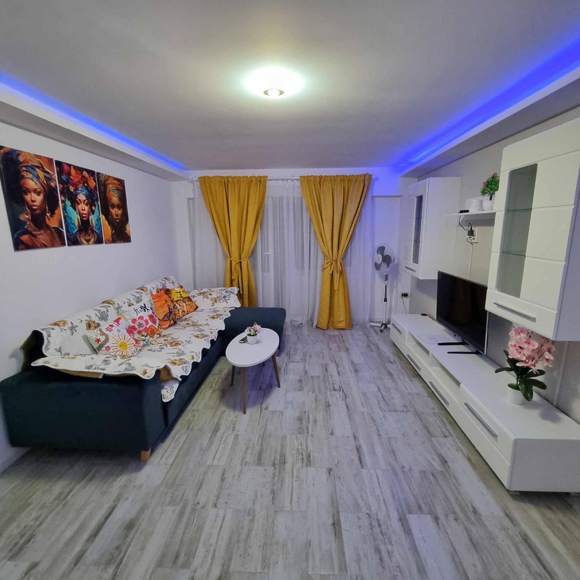 Luxurious Apartment With 3 Rooms And 2 Bathrooms In Corabia 외부 사진
