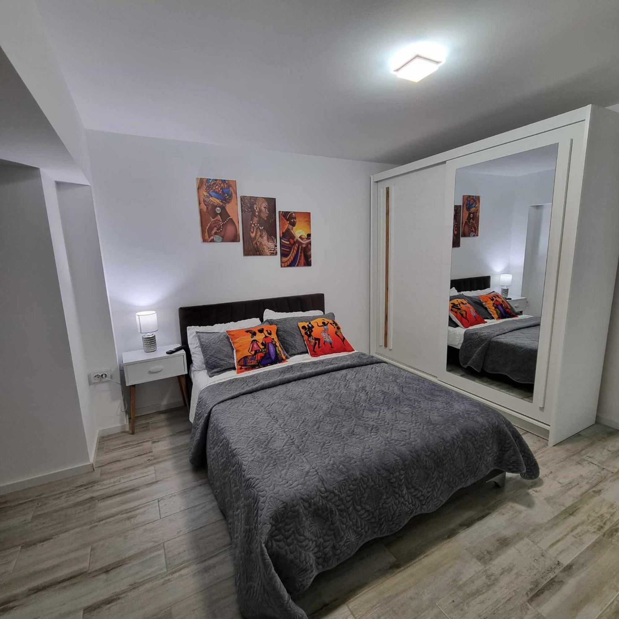 Luxurious Apartment With 3 Rooms And 2 Bathrooms In Corabia 외부 사진